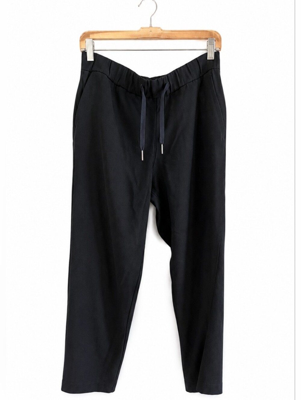 Lululemon Black Cropped Joggers Women’s Size 8 Drawstring Athletic Pants